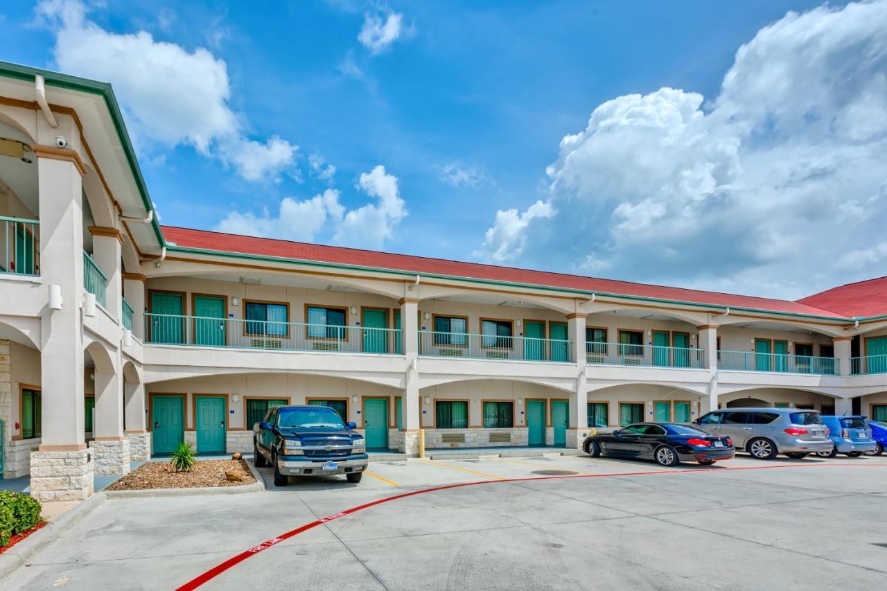 Americas Best Value Inn & Suites Iah Airport North Humble Exterior photo